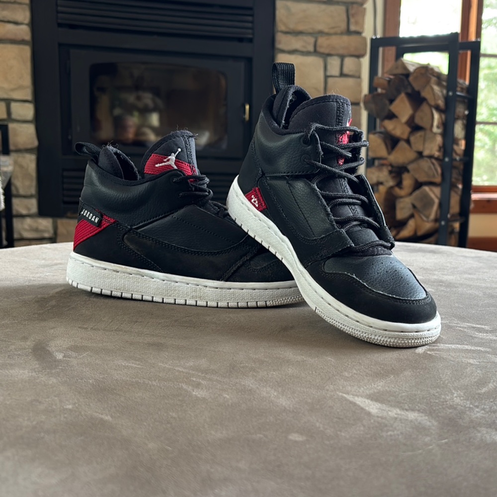 Nike Black and Red Sneakers Classic Air Jordan 1 Low